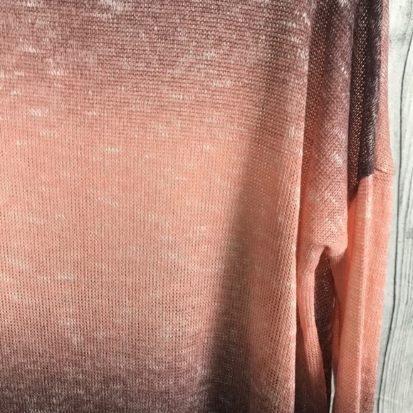 Fashionista Loose Fit Ombré Top - Picture 3 of 8